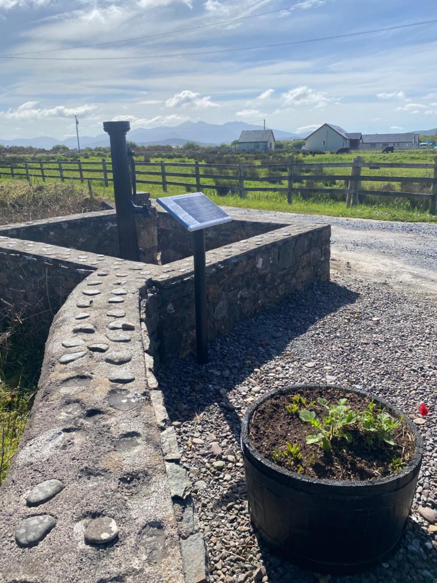 Mary-Tim'S Cromane Cross Near Killorglin Exterior photo